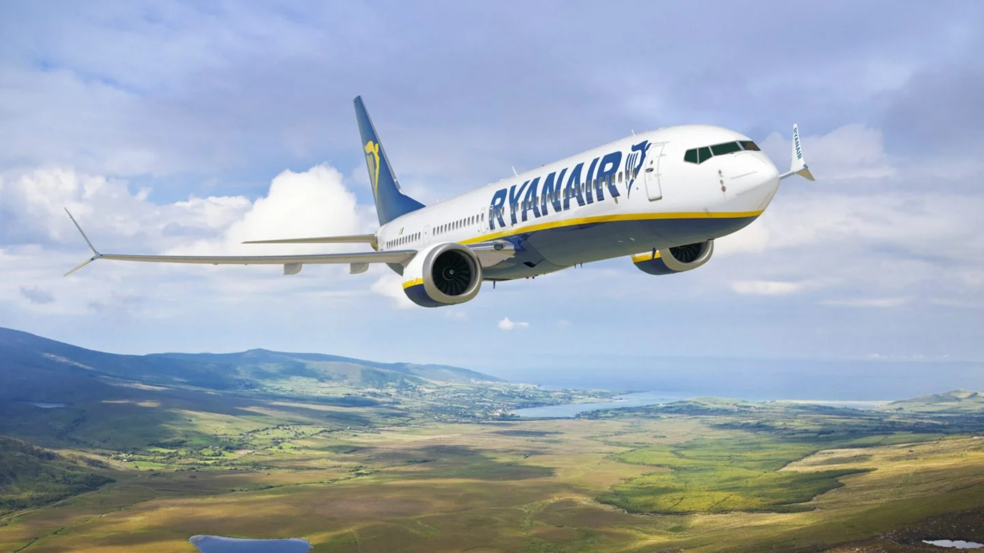 Boeing_Ryanair_2-scaled-e1683649740456