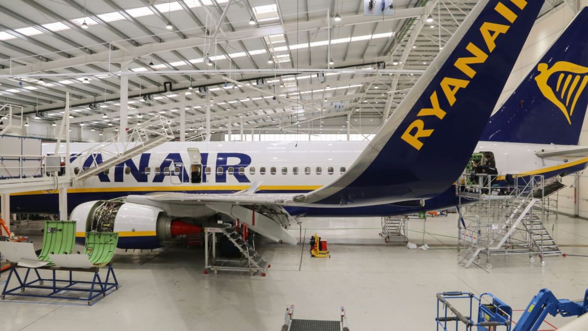 Ryanair-Hangar-Seville