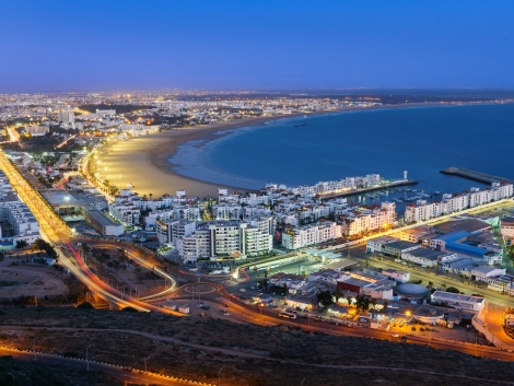 ÚVOD 15 Evening shot of the seacoast in Agadir