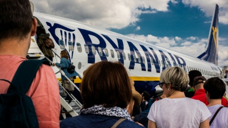 Ryanair--1-