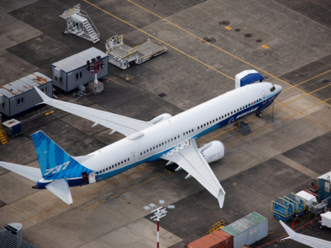 ÚVOD 15 FILE PHOTO: An aerial view of a Boeing 737 MAX 10 airplane parked at King County International Airport-Boeing Field in Seattle, Washington, U.S, June 1, 2022. REUTERS/Lindsey Wasson