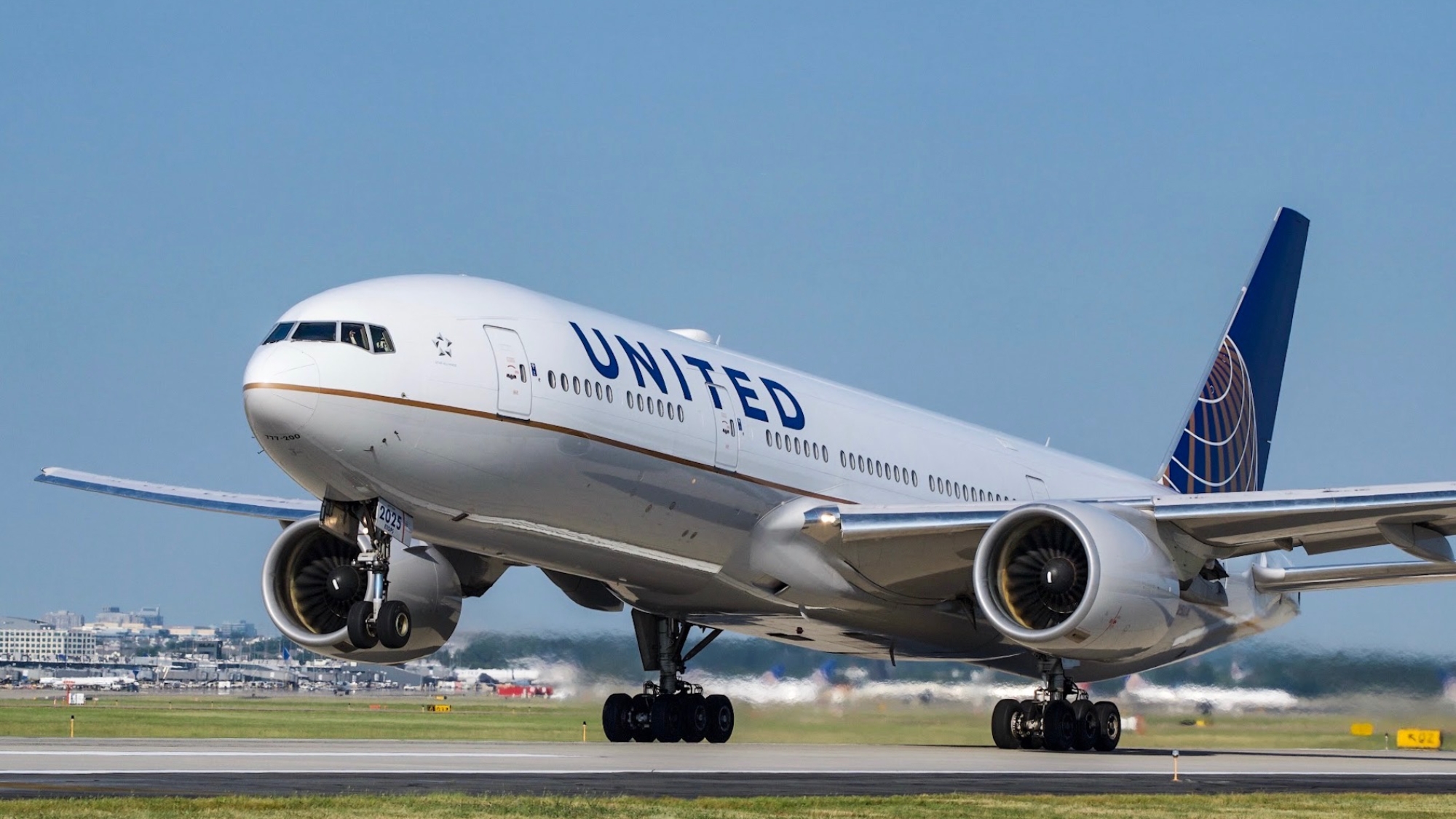 United-777-200-IAD-Craig-Fischer-1