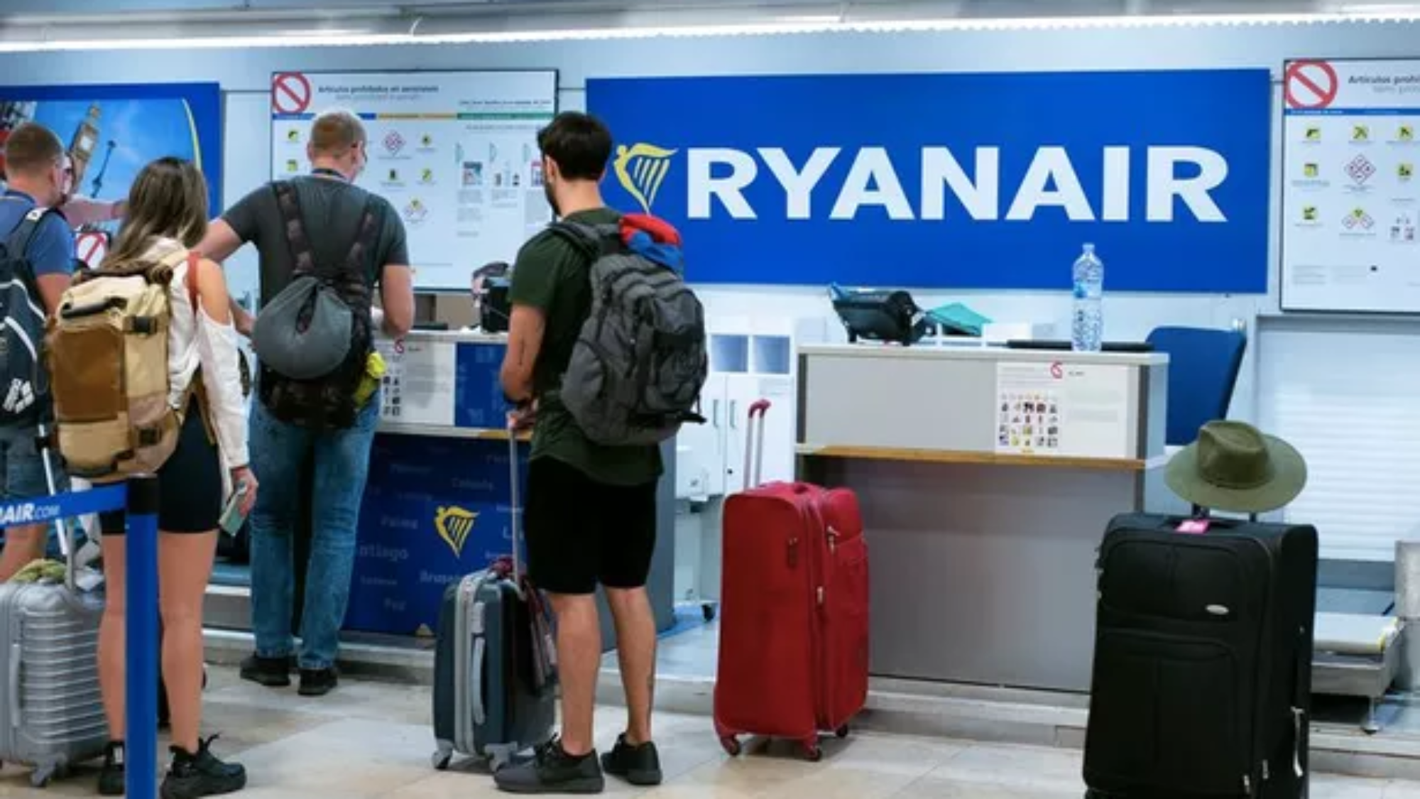 ryanair poplatky